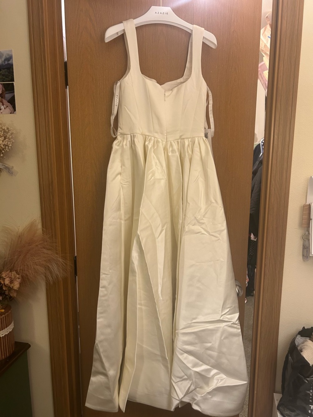 Wedding/Prom Dress - Picture 2 of 7